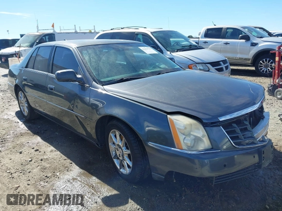 2011 Cadillac DTS Premium Collection z VIN 1G6KH5E68BU124852, wystawiony jako IAAI lot #41652793 z przebiegiem 227 148 mil mil oraz . Historia ofert i sprzedaży dostępna na DreamBid. Obrazek 1.