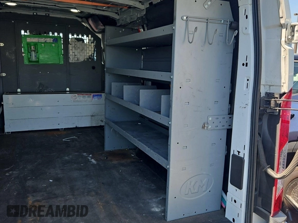 2019 Ford Transit z VIN 1FTYE1YM8KKB40189, wystawiony jako IAAI lot #42763040 z przebiegiem 193 036 mil mil oraz . Historia ofert i sprzedaży dostępna na DreamBid. Obrazek 48.