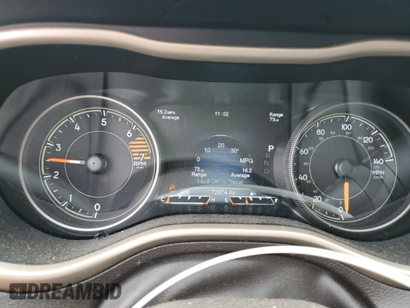 2018 Jeep Cherokee Trailhawk z VIN 1C4PJMBB8JD582506, wystawiony jako Copart lot #47898025 z przebiegiem 72 674 mil mil oraz Szkoda całkowita • Salvage title. Historia ofert i sprzedaży dostępna na DreamBid. Obrazek 9.