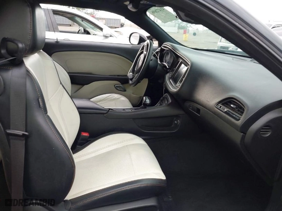 2015 Dodge Challenger R/T Plus with VIN 2C3CDZBT6FH924089, listed as a IAAI auction lot 41472696 with 87,089 mi miles. Bid and sale history available at carsss.com. Image 5.
