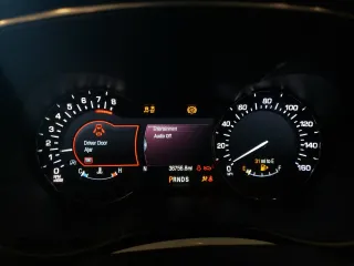2019 Lincoln MKC Standard z VIN 5LMCJ1C97KUL26389, wystawiony jako Copart lot #70052054 z przebiegiem 36 756 mil mil oraz Szkody całkowita. Historia ofert i sprzedaży dostępna na DreamBid. Obrazek 9.