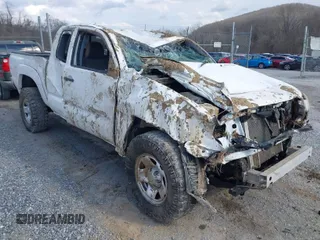 2013 Toyota Tacoma z VIN 5TFUX4EN7DX023622, wystawiony jako IAAI lot #41672846 z przebiegiem Nie podano mil oraz . Historia ofert i sprzedaży dostępna na DreamBid. Obrazek 1.