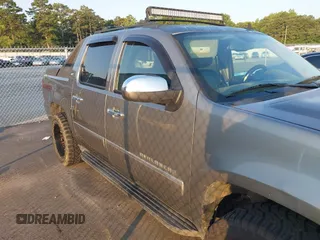 2009 Chevrolet Avalanche LTZ with VIN 3GNFK320X9G207224, listed as a IAAI auction lot 42583268 with 252,397 mi miles and . Bid and sale history available at DreamBid. Image 13.