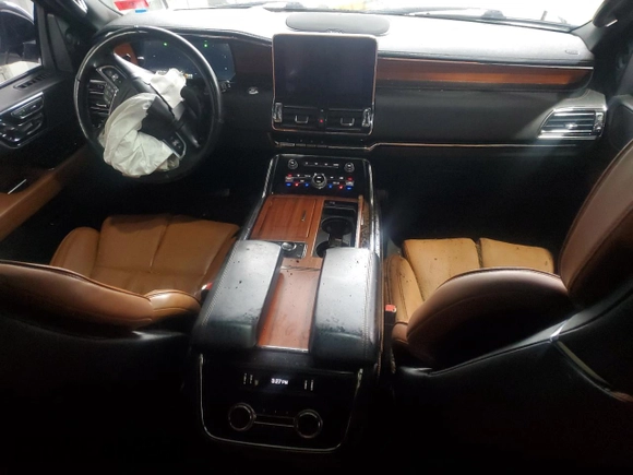 2019 Lincoln Navigator Reserve z VIN 5LMJJ2LT2KEL20146, wystawiony jako Copart lot #50135155 z przebiegiem 69 196 mil mil oraz Szkoda całkowita • Salvage title. Historia ofert i sprzedaży dostępna na DreamBid. Obrazek 8.