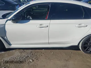 2023 Honda Civic Type R z VIN JHMFL5G48PX001422, wystawiony jako IAAI lot #41064411 z przebiegiem 20 895 mil mil oraz . Historia ofert i sprzedaży dostępna na DreamBid. Obrazek 14.