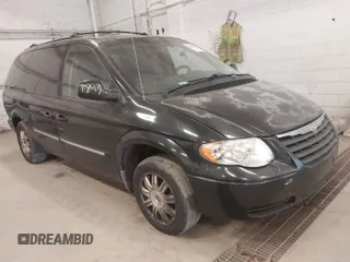 2006 Chrysler Town & Country LWB Touring with VIN 2A4GP54L16R661508, listed as a IAAI auction lot 41981893 with 192,763 mi miles. Bid and sale history available at carsss.com. Image 1.