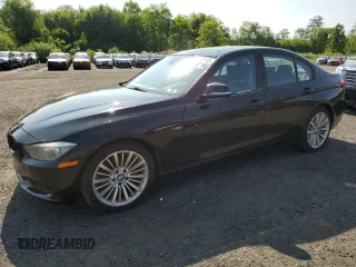 2013 BMW 3 Series 328i xDrive z VIN WBA3B3C52DF531393, wystawiony jako Copart lot #59130115 z przebiegiem 168 234 mil mil oraz Nie do naprawy • Non repairable. Historia ofert i sprzedaży dostępna na DreamBid. Obrazek 1.