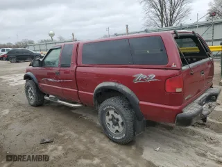 2002 Chevrolet S-10 LS with VIN 1GCCT19W828236708, listed as a Copart auction lot 49498415 with 243,633 mi miles and Salvage Title. Bid and sale history available at carsss.com. Image 2.
