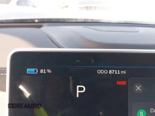 2023 VinFast VF 8 Eco с VIN RLLV1AEB9PH003158, выставлен на аукционе IAAI как лот 41615030 с пробегом 8 711 миль миль и . История ставок и продаж доступна на DreamBid. Изображение 17.