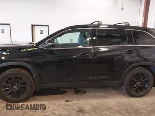 2019 Toyota Highlander SE with VIN 5TDJZRFH2KS628024, listed as a IAAI auction lot 41915298 with 87,054 mi miles. Bid and sale history available at carsss.com. Image 15.