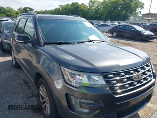 2017 Ford Explorer XLT z VIN 1FM5K7D85HGA07243, wystawiony jako IAAI lot #42672521 z przebiegiem 214 644 mil mil oraz . Historia ofert i sprzedaży dostępna na DreamBid. Obrazek 6.