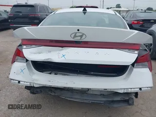 2024 Hyundai Elantra SEL z VIN KMHLM4DG2RU648103, wystawiony jako IAAI lot #42324953 z przebiegiem 32 625 mil mil oraz . Historia ofert i sprzedaży dostępna na DreamBid. Obrazek 6.