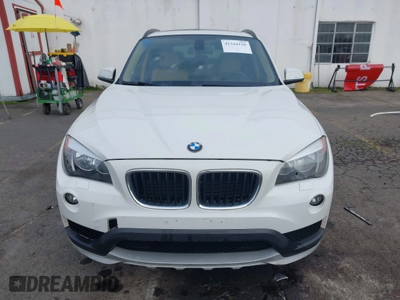 2015 BMW X1 xDrive28i z VIN WBAVL1C54FVY38101, wystawiony jako IAAI lot #41344120 z przebiegiem 130 000 mil mil oraz . Historia ofert i sprzedaży dostępna na DreamBid. Obrazek 11.