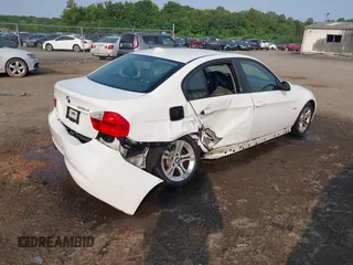 2008 BMW 3 Series 328xi с VIN WBAVC93578K042901, выставлен на аукционе IAAI как лот 42414519 с пробегом 157 959 миль миль и . История ставок и продаж доступна на DreamBid. Изображение 4.