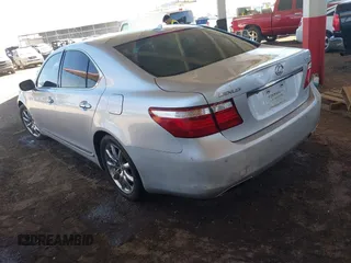 2007 Lexus LS with VIN JTHBL46F575048348, listed as a IAAI auction lot 42043015 with 201,281 mi miles. Bid and sale history available at carsss.com. Image 3.
