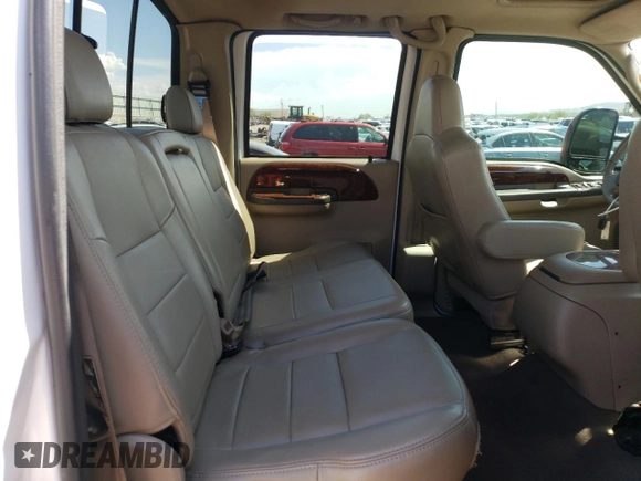 2003 Ford Super Duty F-250 XL with VIN 1FTNW21PX3EC12326, listed as a Copart auction lot 61341664 with 172,113 mi miles and Salvage Title. Bid and sale history available at carsss.com. Image 11.