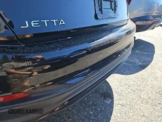 2024 Volkswagen Jetta S с VIN 3VW5M7BU5RM054887, выставлен на аукционе IAAI как лот 42852694 с пробегом 25 677 миль миль и . История ставок и продаж доступна на DreamBid. Изображение 1.