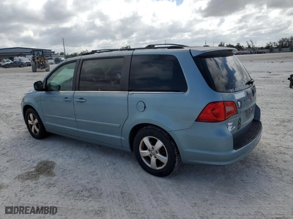 2009 Volkswagen Routan SE with VIN 2V8HW34179R582661, listed as a Copart auction lot 76976364 with 0 mi miles and Salvage Title. Bid and sale history available at carsss.com. Image 2.