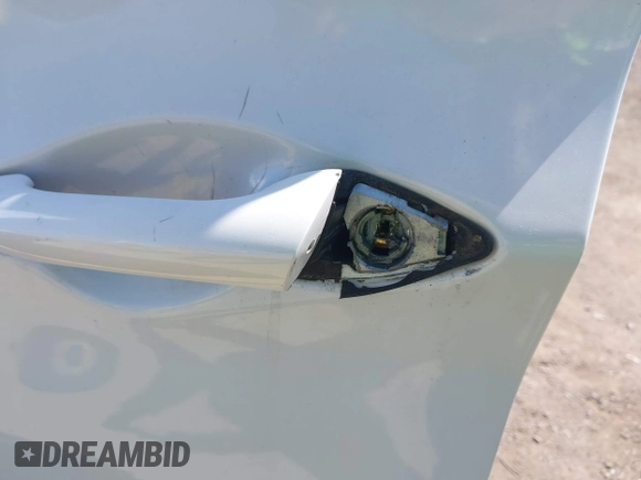 2016 Hyundai Elantra SE with VIN 5NPDH4AE7GH685042, listed as a IAAI auction lot 41975912 with 73,091 mi miles and . Bid and sale history available at DreamBid. Image 17.