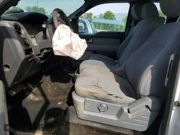 2013 Ford F-150 XL z VIN 1FTFX1EF8DFD70057, wystawiony jako Copart lot #55306415 z przebiegiem Nie podano mil oraz Szkoda całkowita • Salvage title. Historia ofert i sprzedaży dostępna na DreamBid. Obrazek 7.