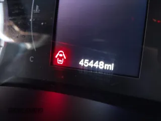 2020 Jeep Renegade Latitude z VIN ZACNJABB5LPL88670, wystawiony jako IAAI lot #42181204 z przebiegiem 45 448 mil mil oraz . Historia ofert i sprzedaży dostępna na DreamBid. Obrazek 14.
