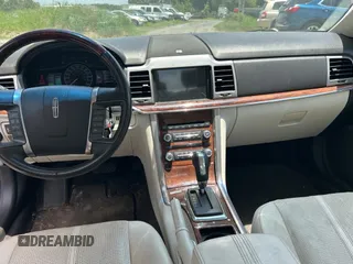 2011 Lincoln MKZ Hybrid z VIN 3LNDL2L33BR759329, wystawiony jako Copart lot #58248155 z przebiegiem 131 927 mil mil oraz Tytuł czysty. Historia ofert i sprzedaży dostępna na DreamBid. Obrazek 9.