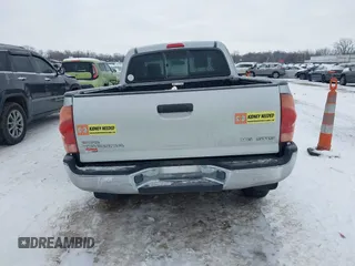 2006 Toyota Tacoma with VIN 5TEUU42N36Z293472, listed as a IAAI auction lot 41320155 with 105,230 mi miles. Bid and sale history available at carsss.com. Image 16.