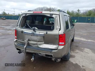 2009 Honda Pilot EX-L with VIN 5FNYF48569B002035, listed as a IAAI auction lot 41838347 with 198,849 mi miles. Bid and sale history available at carsss.com. Image 4.