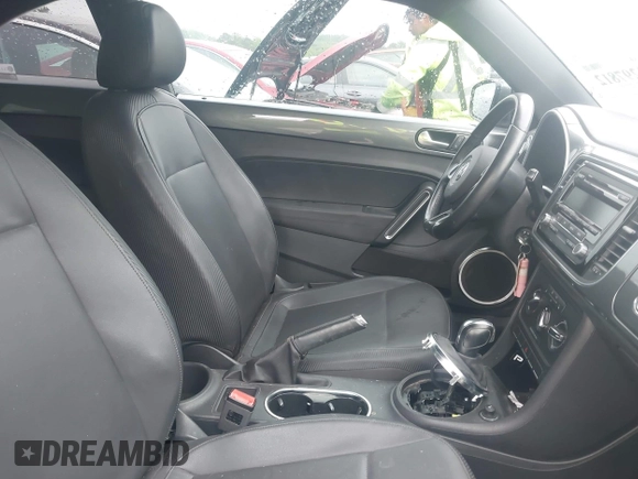 2012 Volkswagen Beetle 2.5L PZEV with VIN 3VWJP7AT2CM618436, listed as a IAAI auction lot 42297812 with 139,869 mi miles and . Bid and sale history available at DreamBid. Image 5.