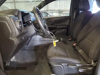 2023 Chevrolet Colorado 2WD Work Truck z VIN 1GCGSBEC9P1262417, wystawiony jako Copart lot #61997715 z przebiegiem 27 573 mil mil oraz Czysty tytuł • Clean title. Historia ofert i sprzedaży dostępna na DreamBid. Obrazek 7.