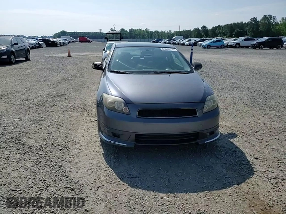 2008 Scion tC Spec z VIN JTKDE167180275068, wystawiony jako Copart lot #55787115 z przebiegiem 101 274 mil mil oraz Szkoda całkowita • Salvage title. Historia ofert i sprzedaży dostępna na DreamBid. Obrazek 13.