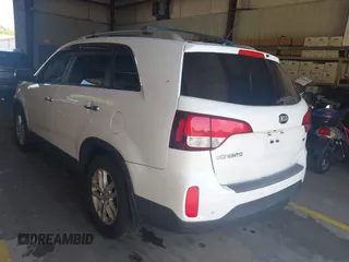 2015 Kia Sorento LX with VIN 5XYKTCA64FG607865, listed as a IAAI auction lot 42599348 with 138,100 mi miles and . Bid and sale history available at DreamBid. Image 3.