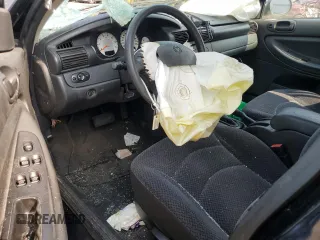 2004 Dodge Stratus SE z VIN 1B3EL36T44N370474, wystawiony jako Copart lot #58523945 z przebiegiem Nie podano mil oraz Szkoda całkowita • Salvage title. Historia ofert i sprzedaży dostępna na DreamBid. Obrazek 8.