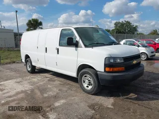 2020 Chevrolet Express Cargo Van with VIN 1GCWGBFP7L1149607, listed as a IAAI auction lot 41519575 with 82,940 mi miles. Bid and sale history available at carsss.com. Image 1.