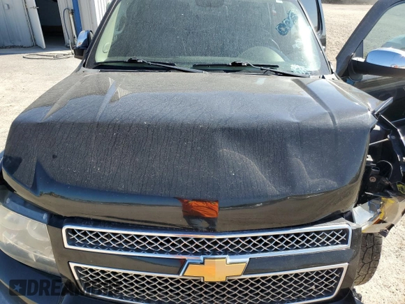 2014 Chevrolet Suburban LT with VIN 1GNSCJE04ER156583, listed as a Copart auction lot 73730364 with 243,131 mi miles and Clean Title. Bid and sale history available at carsss.com. Image 12.