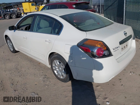 2010 Nissan Altima 2.5 S with VIN 1N4AL2AP1AN462113, listed as a IAAI auction lot 41888170 with 176,836 mi miles. Bid and sale history available at carsss.com. Image 3.