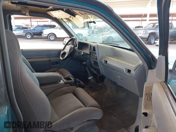 1994 Ford Explorer z VIN 1FMCU22X2RUC98656, wystawiony jako IAAI lot #41775781 z przebiegiem 140 598 mil mil oraz . Historia ofert i sprzedaży dostępna na DreamBid. Obrazek 5.