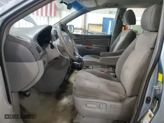 2010 Toyota Sienna CE with VIN 5TDKK4CC1AS332429, listed as a Copart auction lot 53102525 with 272,404 mi miles and Salvage Title. Bid and sale history available at carsss.com. Image 7.