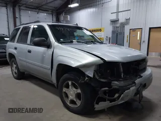 2007 Chevrolet TrailBlazer LS with VIN 1GNDT13S272125034, listed as a IAAI auction lot 41478515 with 215,462 mi miles and . Bid and sale history available at DreamBid. Image 1.