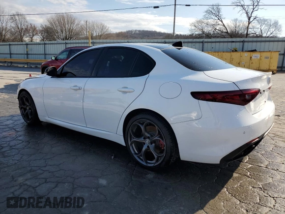 2020 Alfa Romeo Giulia Ti Sport z VIN ZARFAMBN4L7635554, wystawiony jako Copart lot #47129825 z przebiegiem 46 324 mil mil oraz Szkoda całkowita • Salvage title. Historia ofert i sprzedaży dostępna na DreamBid. Obrazek 2.