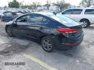 2017 Hyundai Elantra Limited z VIN 5NPD84LF2HH018421, wystawiony jako IAAI lot #41678556 z przebiegiem 152 256 mil mil oraz . Historia ofert i sprzedaży dostępna na DreamBid. Obrazek 3.