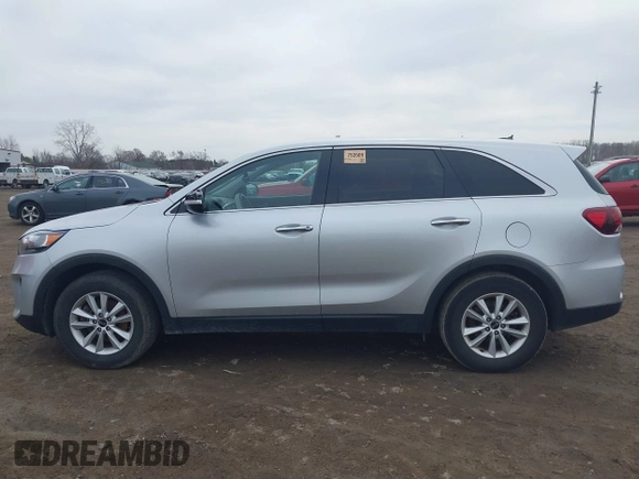 2020 Kia Sorento LX with VIN 5XYPG4A30LG656482, listed as a IAAI auction lot 41823865 with 101,486 mi miles. Bid and sale history available at carsss.com. Image 15.