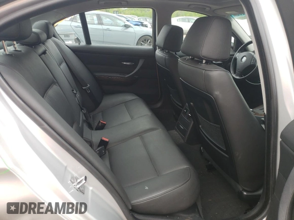 2007 BMW 3 Series 328xi с VIN WBAVC935X7K034516, выставлен на аукционе Copart как лот 56903595 с пробегом 101 977 миль миль и Списание • Salvage title. История ставок и продаж доступна на DreamBid. Изображение 10.
