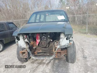 2005 Ford Excursion Eddie Bauer z VIN 1FMSU45P05ED43696, wystawiony jako IAAI lot #41674430 z przebiegiem Nie podano mil oraz . Historia ofert i sprzedaży dostępna na DreamBid. Obrazek 11.