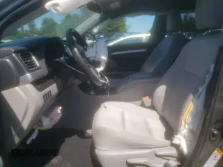 2019 Toyota Highlander LE z VIN 5TDBZRFH1KS937309, wystawiony jako Copart lot #58760425 z przebiegiem 157 659 mil mil oraz Szkoda całkowita • Salvage title. Historia ofert i sprzedaży dostępna na DreamBid. Obrazek 7.
