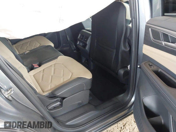 2024 Volkswagen Atlas SE with VIN 1V2DE2CA0RC250660, listed as a IAAI auction lot 42085431 with 14,268 mi miles and . Bid and sale history available at DreamBid. Image 8.