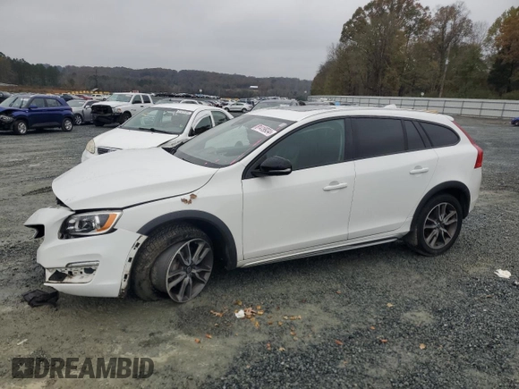 2017 Volvo V60 z VIN YV440MWKXH1040994, wystawiony jako Copart lot #81419934 z przebiegiem Nie podano mil oraz Szkoda całkowita • Salvage title. Historia ofert i sprzedaży dostępna na DreamBid. Obrazek 1.
