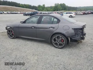 2023 Alfa Romeo Giulia Veloce z VIN ZARFAMBN6P7676600, wystawiony jako Copart lot #54583925 z przebiegiem 14 910 mil mil oraz Szkody całkowita. Historia ofert i sprzedaży dostępna na DreamBid. Obrazek 2.