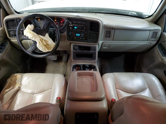 2004 Chevrolet Suburban Z71 with VIN 3GNFK16ZX4G119022, listed as a Copart auction lot 43548145 with 174,143 mi miles and Salvage Title. Bid and sale history available at carsss.com. Image 8.