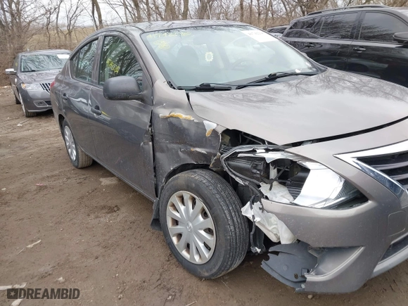 2015 Nissan Versa SV with VIN 3N1CN7AP7FL942998, listed as a IAAI auction lot 41742220 with 100,723 mi miles. Bid and sale history available at carsss.com. Image 6.